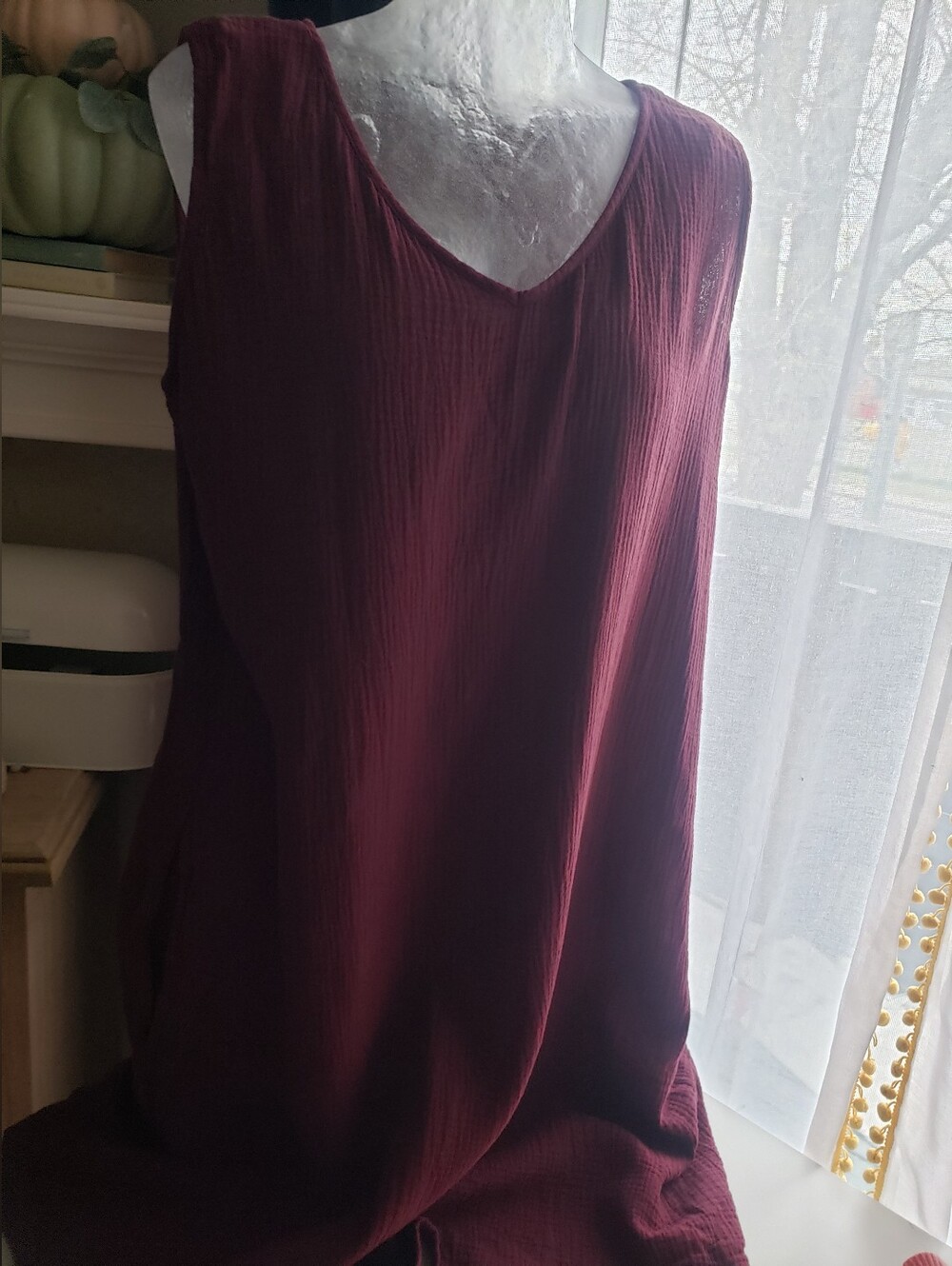 Sun Moda Women's Sleeveless V-Neck Burgundy Dress With Pockets